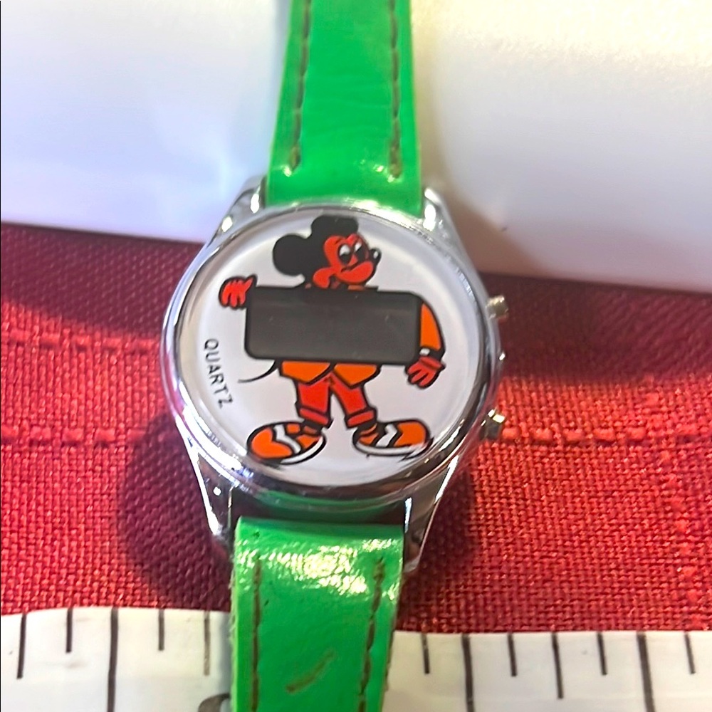 DISNEY MICKEY VTG DIGTAL Quartz Watch